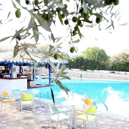 Alkistis סקופלוס טאון